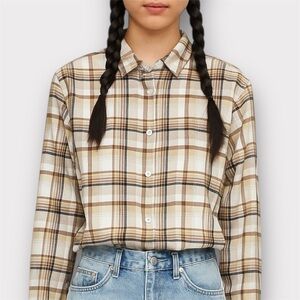 🏷️ 2/$25 - Uniqlo Women’s Brown Plaid Flannel Shirt